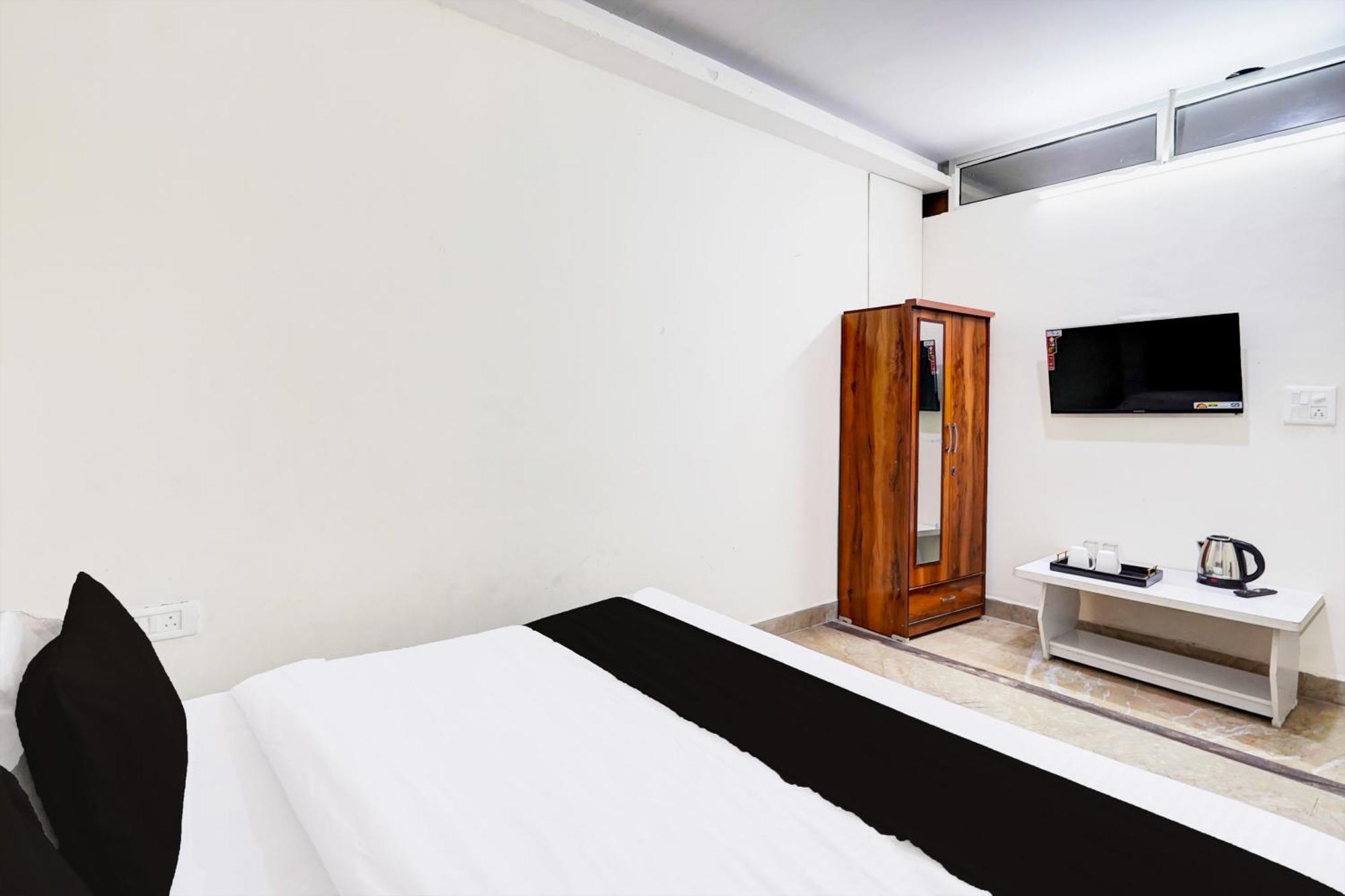 Hotel O Ashoka Inn Hotel Near Botanical Garden Noida Exterior photo