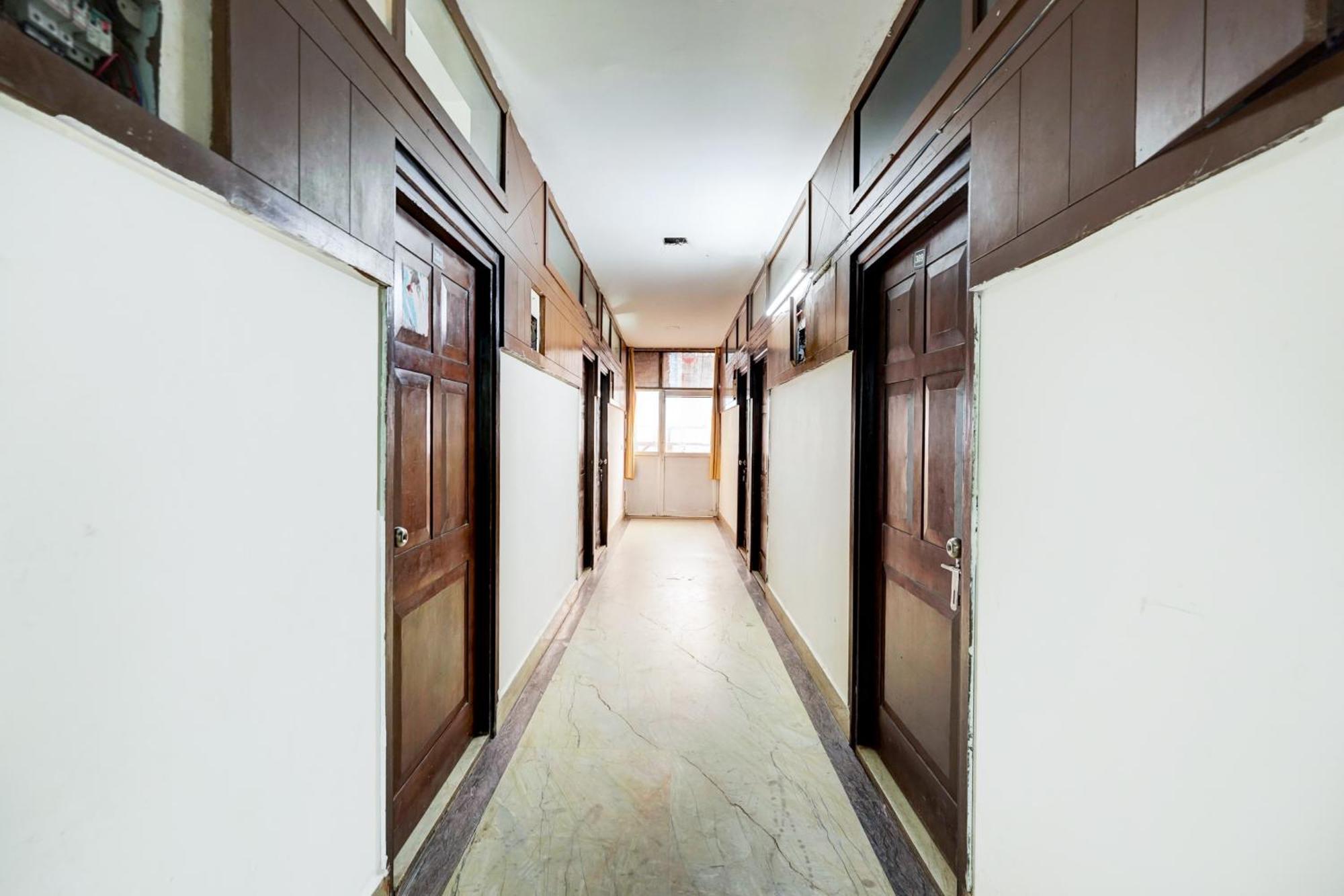 Hotel O Ashoka Inn Hotel Near Botanical Garden Noida Exterior photo